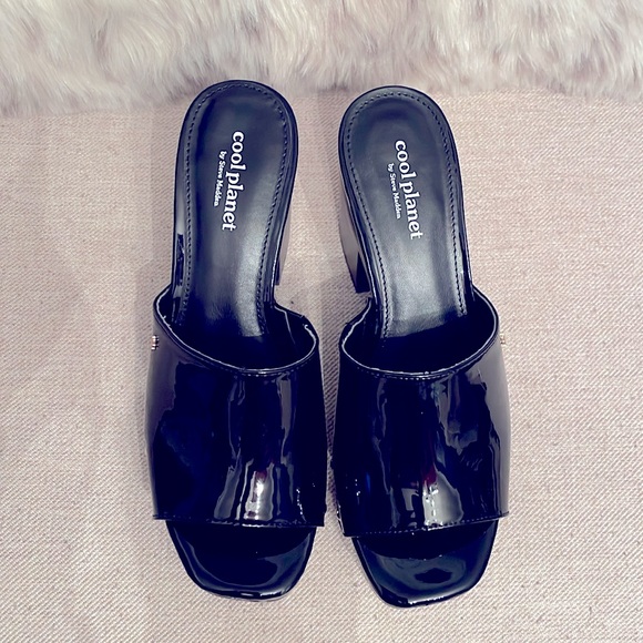 Cool Planet by Steve Madden black Patent leather type Sandal Size 8.5 - Picture 3 of 6
